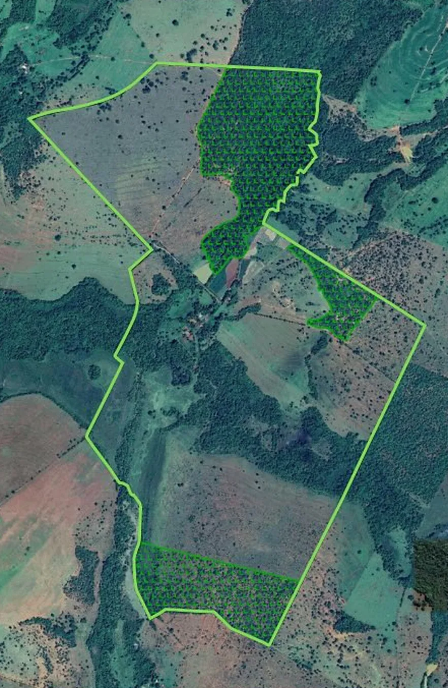 Mapa da propriedade antes da regularização, com a reserva legal em área produtiva